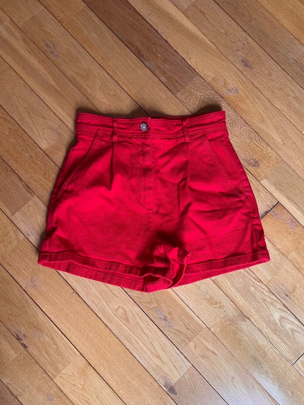 Aritzia Wilfred Free High Waisted Cotton Shorts in Red